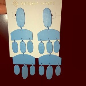 NWT Kendra Scott Earrings 💙